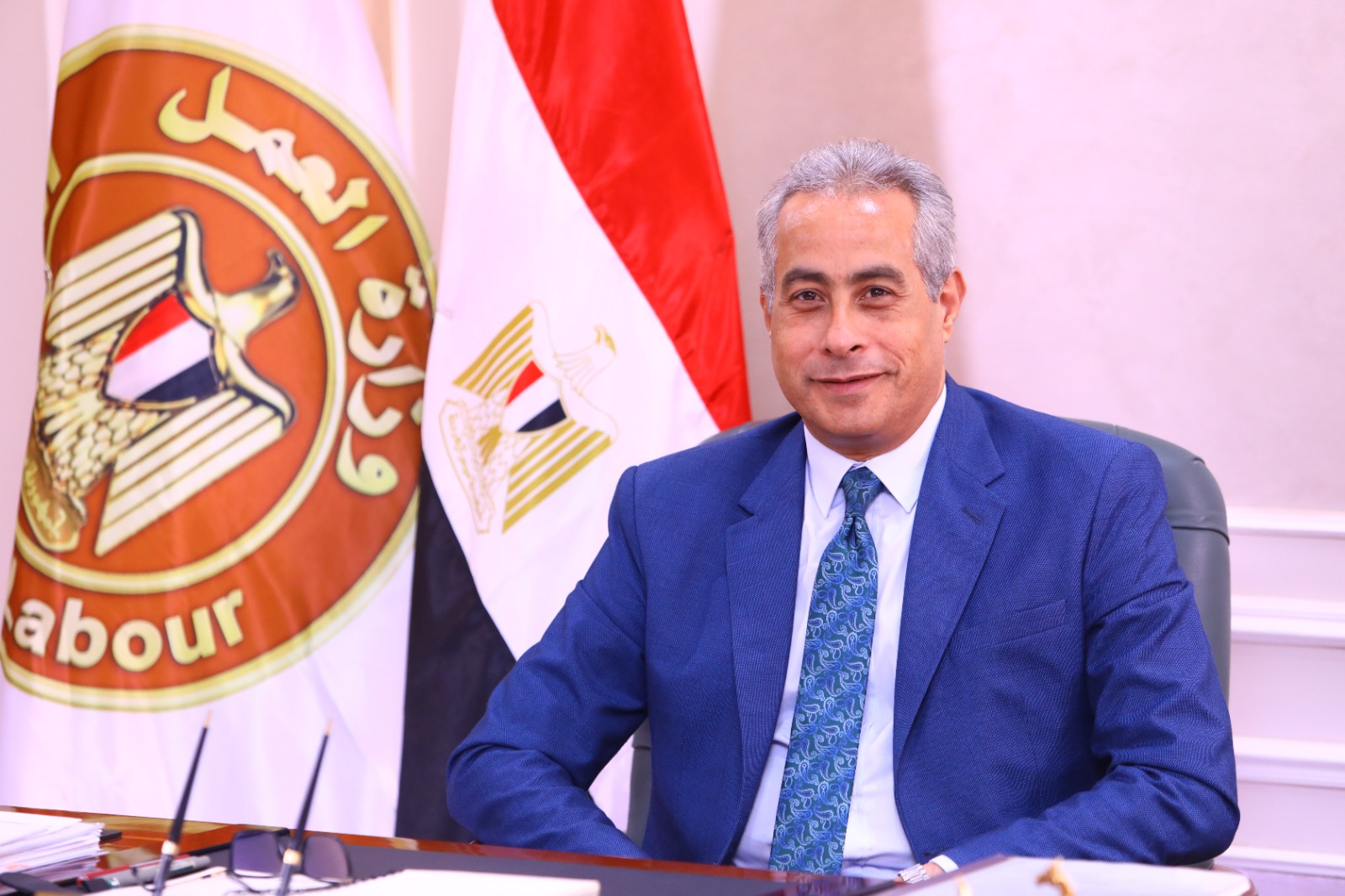 وزير القوى العامله